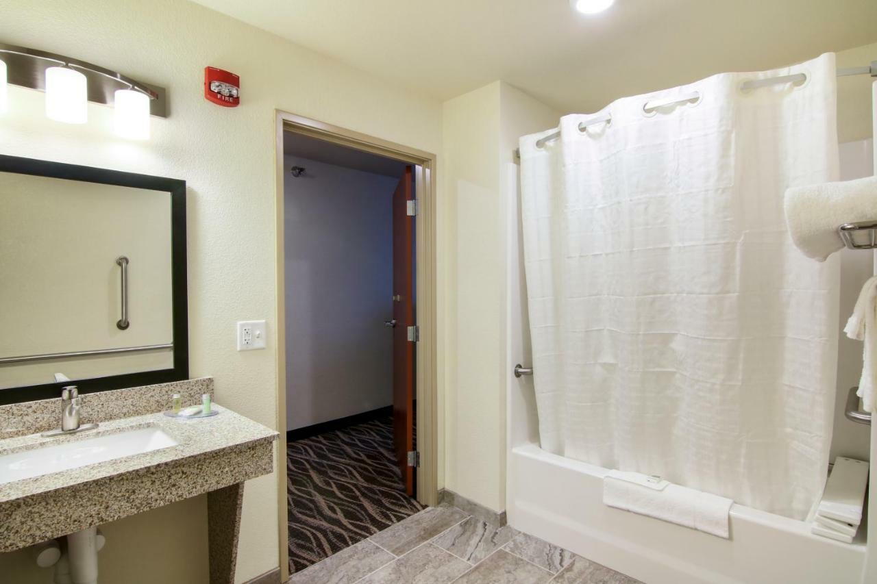 Cobblestone Inn & Suites Fairfield Bay Екстериор снимка