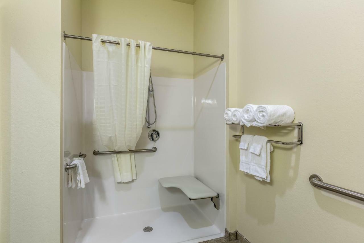 Cobblestone Inn & Suites Fairfield Bay Екстериор снимка